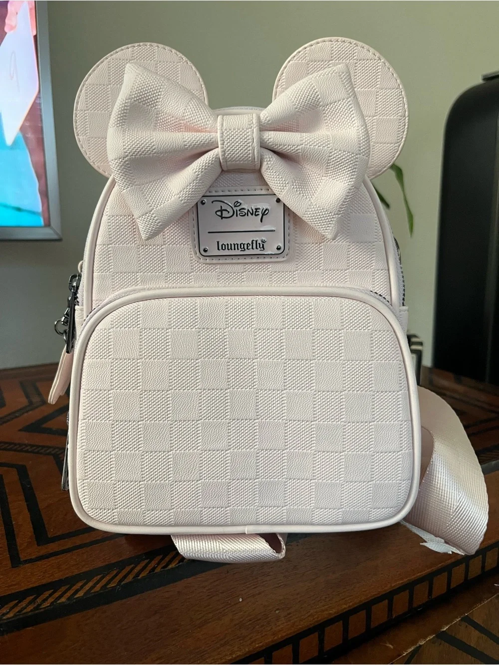 Light pink checkered pattern Minnie Mouse Loungefly NWT - Picture 1 of 5